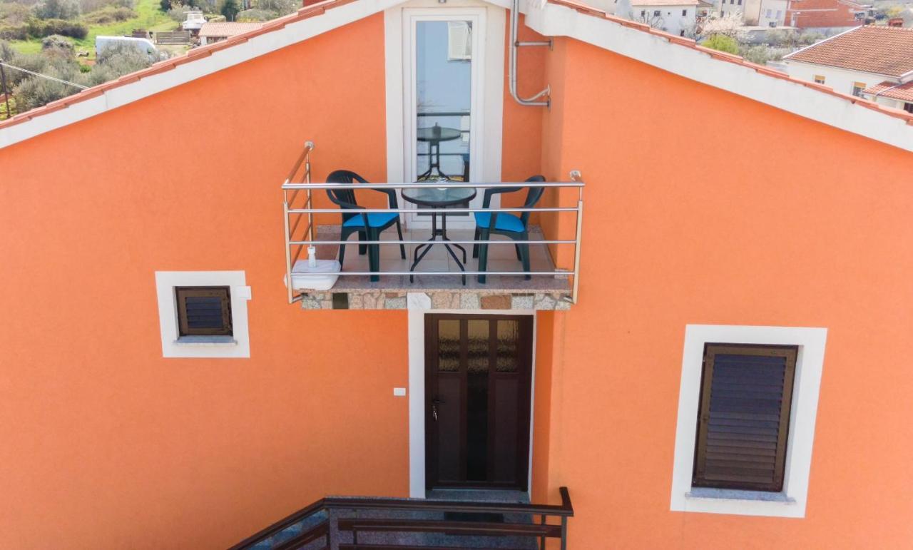 Tomi Apartment Pula Exterior photo