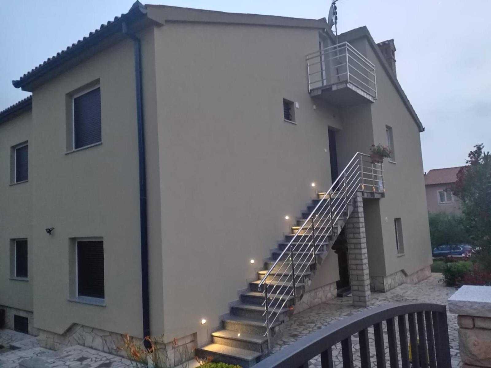 Tomi Apartment Pula Exterior photo